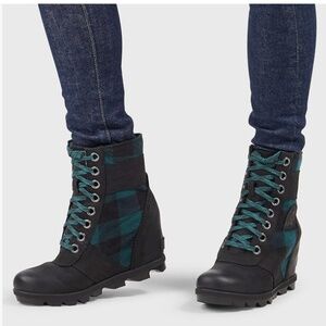 Sorel Lexie Wedge Boots Women’s 8.5 Black Plaid Teal Waterproof